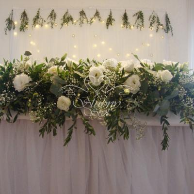 Kompozycja główna na stole reprezentacyjnym Pary Młodej