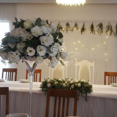 Bukiet kwiatowy wykonany na gąbce florystycznej