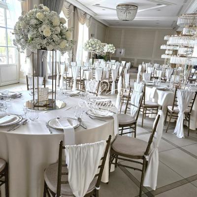 Wesele glamour w bieli i złocie w Pałacu Jaśminowym