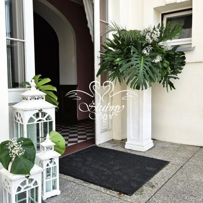 Dekoracja wejścia na ogród, ślub w Pałacu Kasztanowym