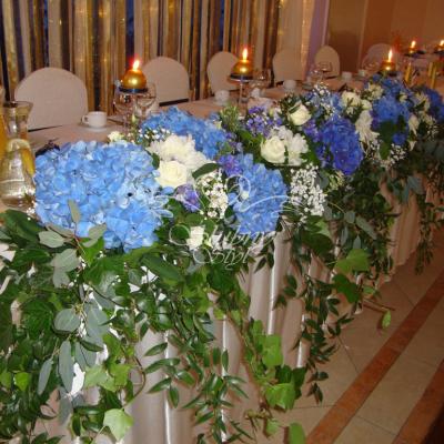 Kompozycja na stole Młodej Pary