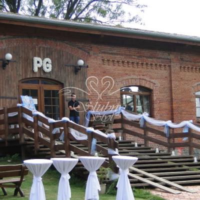 Inicjały z żywej eustomy na wejściu na salę