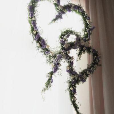 Dekoracja za Młodą Parą