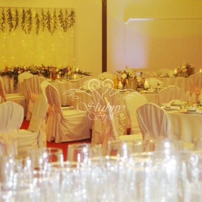 Moc dekoracji kwiatów na wesele w Pałacu Jabłonowo