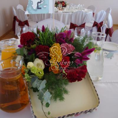 Kwiaty celozji w kompozycjach weselnych