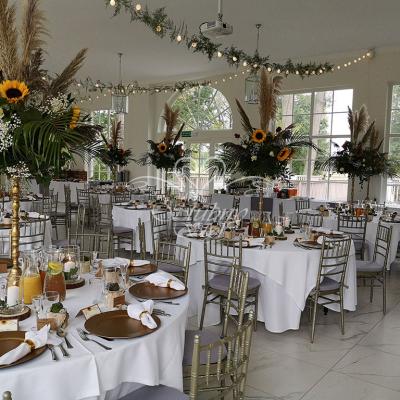 Trawa pampasowa i słoneczniki - dekoracje weselne