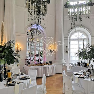 Dekoracje bluszczem na Zamku w Rydzynie