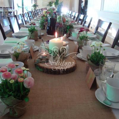 Nastrojowe świeczki na plastrze drzewa