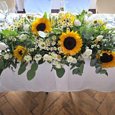 Kompozycja przed Młodą Parą ze słonecznikami - Pałac Wąsowo