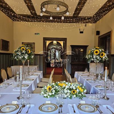 Kwiaty w szklanym kielichu martini w kolorze żółtego i bieli - Pałac Wąsowo