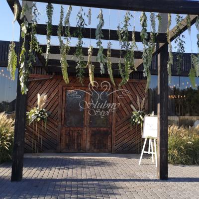 Dekoracja wejścia na salę weselną - Zajazd w Białej