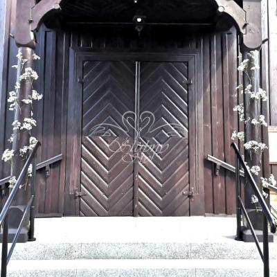 Kościół św. Jadwigi w Siekierkach Wielkich - dekoracja kolumn gipsówką