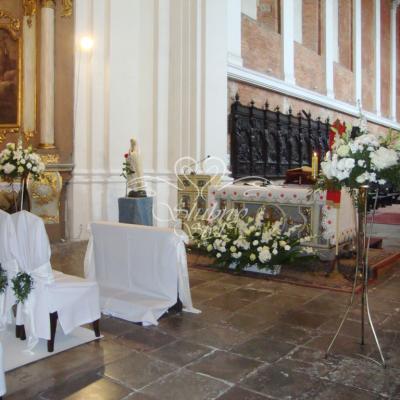 Dekoracja kościoła na ślub