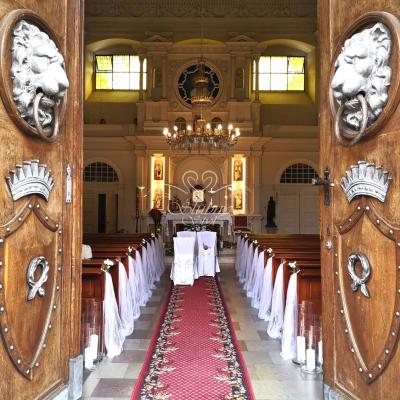 Dekoracja na ślub kościoła św. Marcelina w Rogalinie