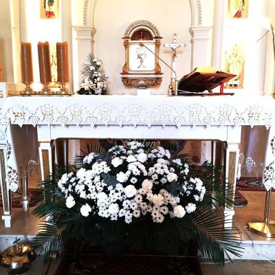 Kompozycja pod ołtarz w Rogalinie