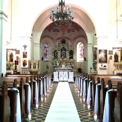 Szklane tuby w kościele