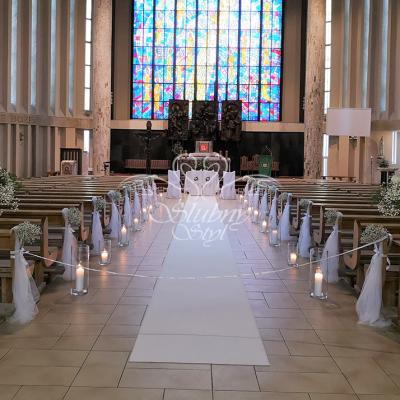 Dekoracje gipsówką i różami - Pallotyni