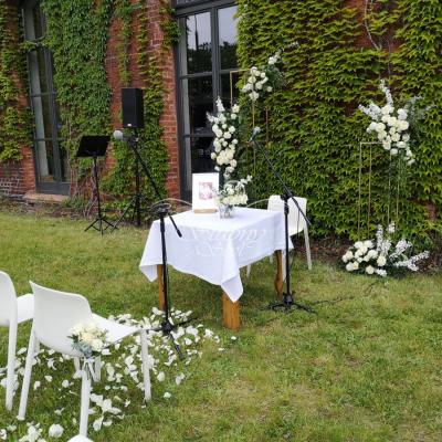 Dekoracja ślubu plenerowego w restauracji SPOT