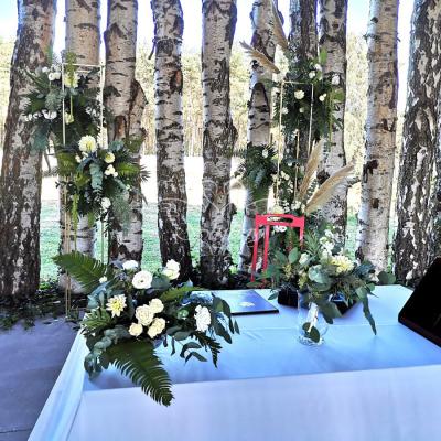 Ślub plenerowy z paprociami i pampasami - Zajazd w Białej