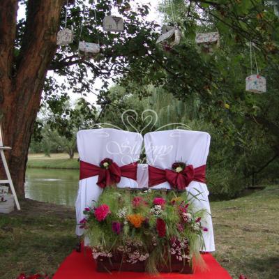 Ślub nad stawem w stylu podróż