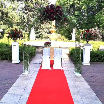 Ślub w plenerze w kolorach bordo i czerwieni - Zamek Biedrusko - Zespół Pałacowo Parkowy