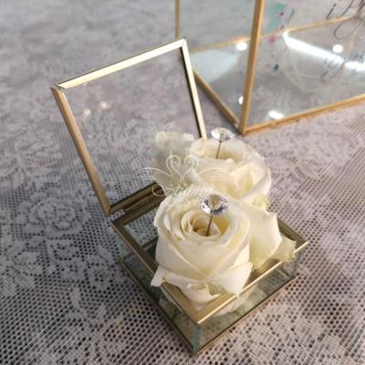 Ślubna szklana szkatułka na obrączki - Hotel Glamour