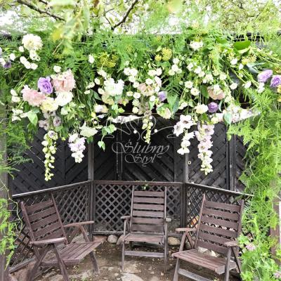 Dekoracja kwiatowa w Tajemniczym Ogrodzie