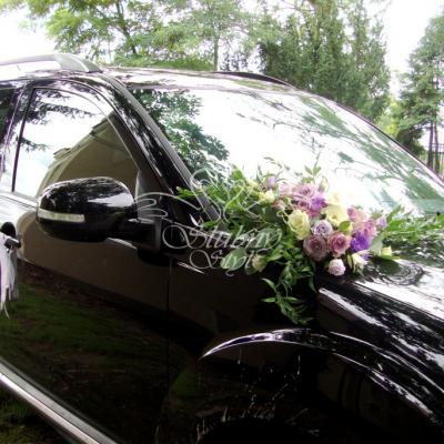 Subtelna dekoracja auta