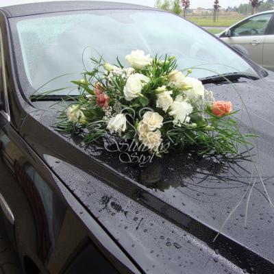 Urocza kompozycja z żywych kwiatów