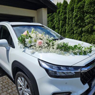 Dekoracja auta do ślubu - girlanda