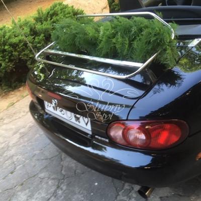 Dekoracja auta ślubnego