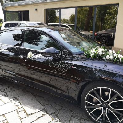 Dekoracja auta do ślubu