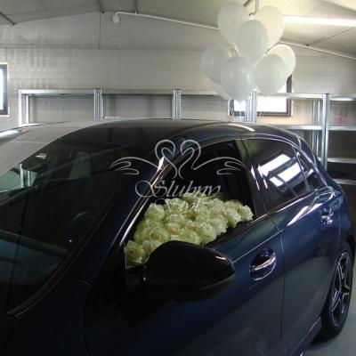 Kokarda materiałowa na samochodzie