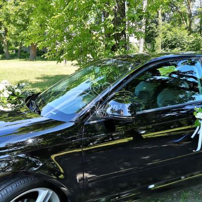 Dekoracja klamek samochodu do ślubu