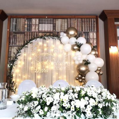 Dekoracja stołu komunijnego dla dziecka