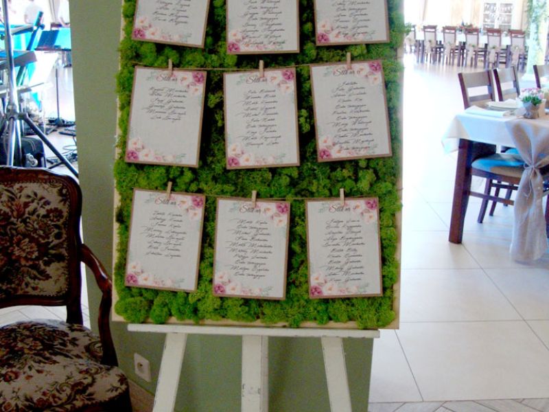 Drewniana rama z mchem