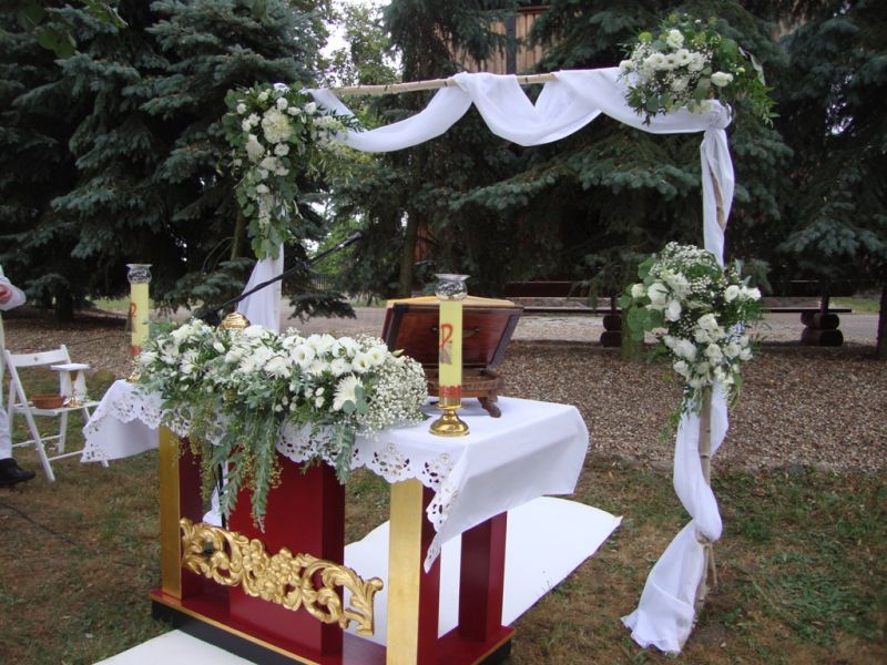 Bramka ślubna z drewna