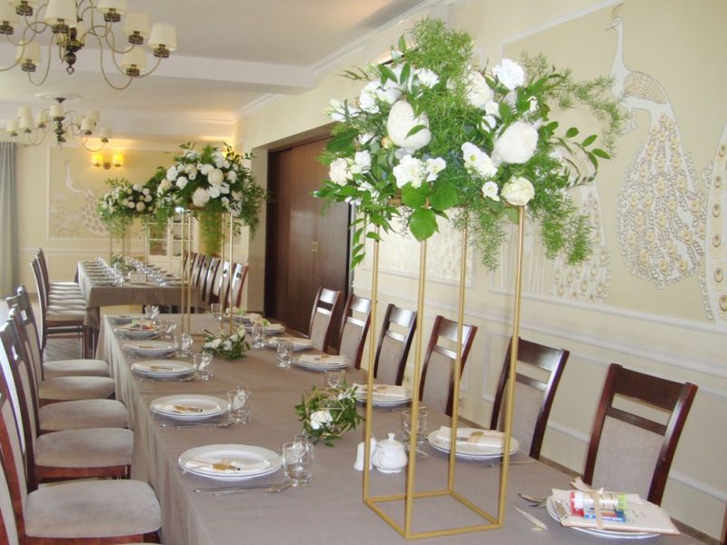 Stojak/kwietnik złoty